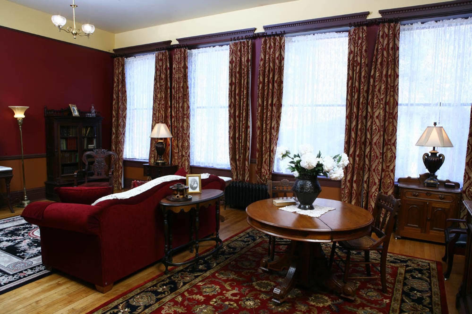 Martin & Mason Hotel 데드우드 객실 사진